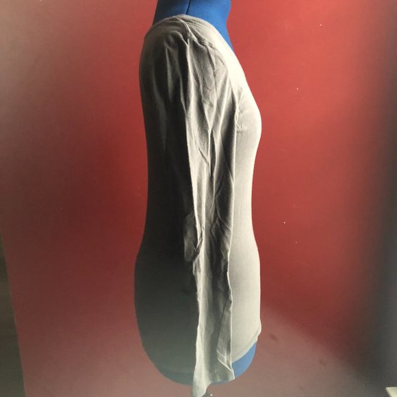 Maternity Shirts Bundle - Picture 14 of 16